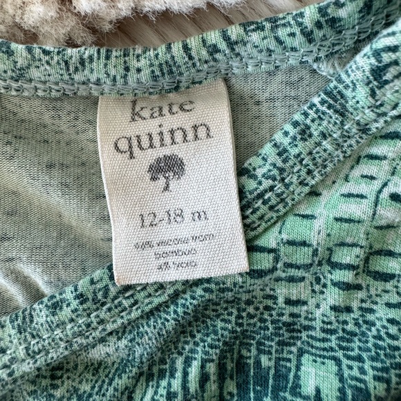 Kate Quinn Bamboo Short Sleeve Green Reptile Print Wrap Snap Onesie 12-18mos - Picture 7 of 8